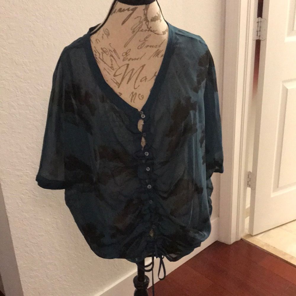 Worn once—-Beautiful Elizabeth & James blouse